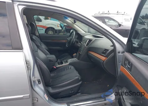 2013 Subaru Outback 2.5I Limited z USA, uszkodzony, nr VIN 4S4BRBKC1D3306819